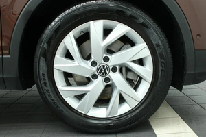 Внедорожник Volkswagen Tiguan 2021 года, 2999000 рублей, Красноярск