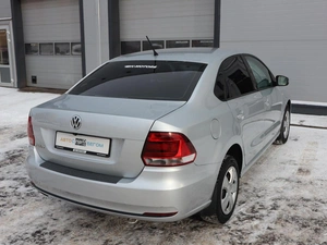 Седан Volkswagen Polo 2015 года, 990000 рублей, Железногорск