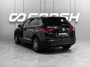 Внедорожник Volkswagen Tiguan 2018 года, 2599000 рублей, Тюмень