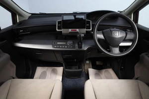 Минивэн Honda Freed 2010 года, 999000 рублей, Новосибирск