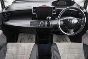 Минивэн Honda Freed 2010 года, 999000 рублей, Красноярск