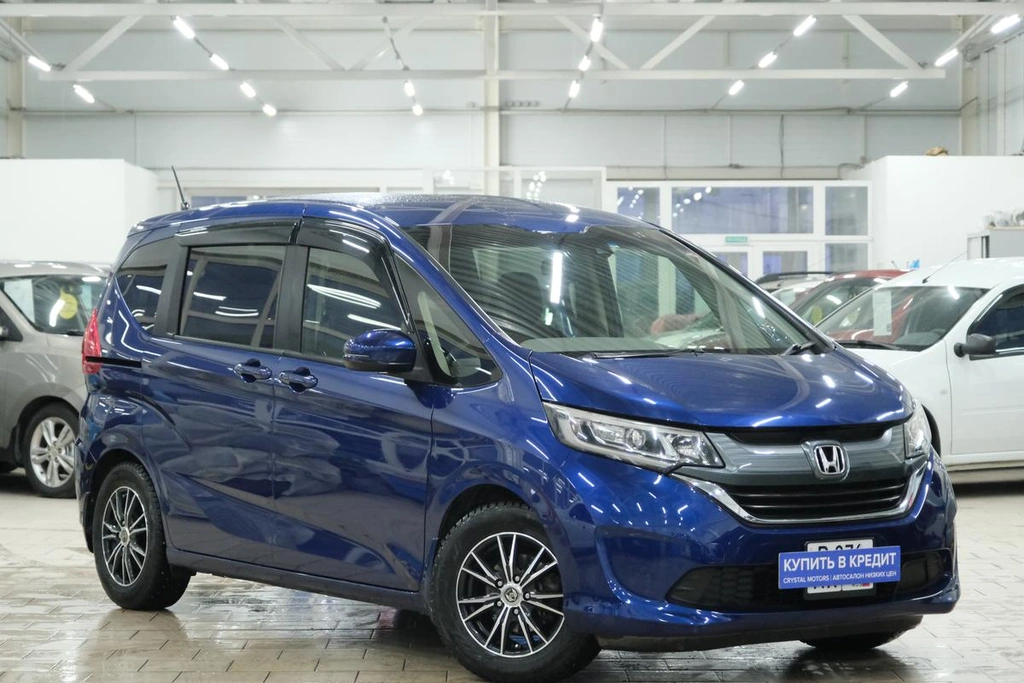 Минивэн Honda Freed 2017 года, 1729000 рублей, Омск