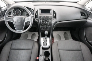 Хетчбэк Opel Astra 2012 года, 899000 рублей, Красноярск