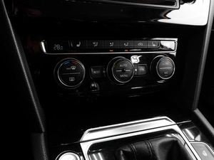 Седан Volkswagen Passat 2016 года, 1979000 рублей, Тюмень