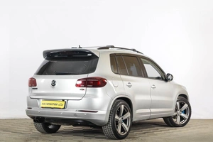 Внедорожник Volkswagen Tiguan 2011 года, 1539000 рублей, Тюмень