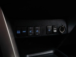 Внедорожник Toyota RAV4 2015 года, 2180000 рублей, Тюмень