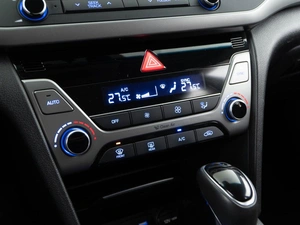 Седан Hyundai Elantra 2017 года, 1587077 рублей, Москва