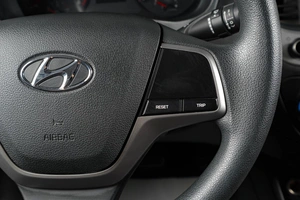 Седан Hyundai Solaris 2017 года, 1489000 рублей, Тюмень