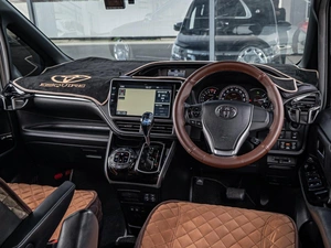 Минивэн Toyota Esquire 2019 года, 2889000 рублей, Краснодар