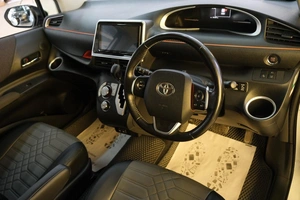 Минивэн Toyota Sienta 2020 года, 1619000 рублей, Омск