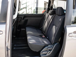 Минивэн Toyota Voxy 2018 года, 2445000 рублей, Краснодар