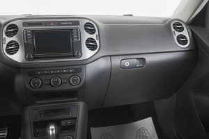 Внедорожник Volkswagen Tiguan 2016 года, 1699000 рублей, Кемерово