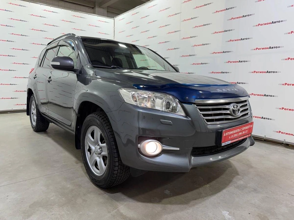 Внедорожник Toyota RAV4 2011 года, 1395000 рублей, Красноярск