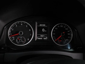 Внедорожник Volkswagen Tiguan 2011 года, 1229000 рублей, Воронеж