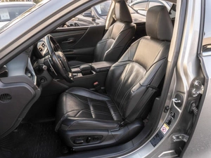 Седан Lexus ES 2019 года, 3399000 рублей, Саратов
