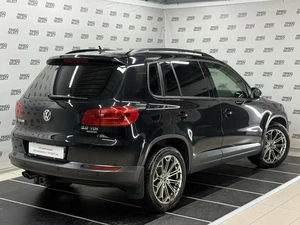 Внедорожник Volkswagen Tiguan 2012 года, 1390000 рублей, Красноярск