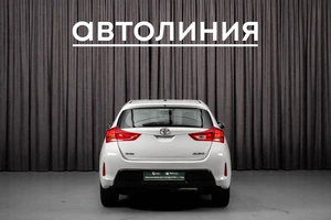 Хетчбэк Toyota Auris 2013 года, 1150000 рублей, Красноярск