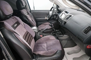 Пикап Toyota Hilux 2013 года, 2299000 рублей, Красноярск