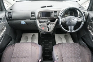 Минивэн Toyota Wish 2004 года, 849000 рублей, Красноярск