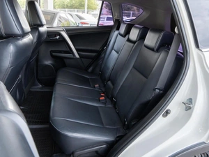 Внедорожник Toyota RAV4 2017 года, 2500000 рублей, Волгоград