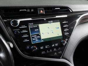 Седан Toyota Camry 2018 года, 2349000 рублей, Тюмень