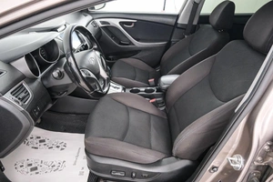 Седан Hyundai Elantra 2012 года, 1019000 рублей, Красноярск