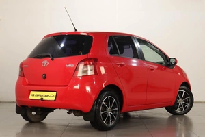 Хетчбэк Toyota Yaris 2007 года, 649000 рублей, Челябинск