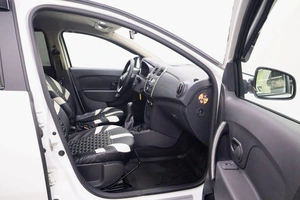 Седан Renault Logan 2019 года, 1080000 рублей, Брянск