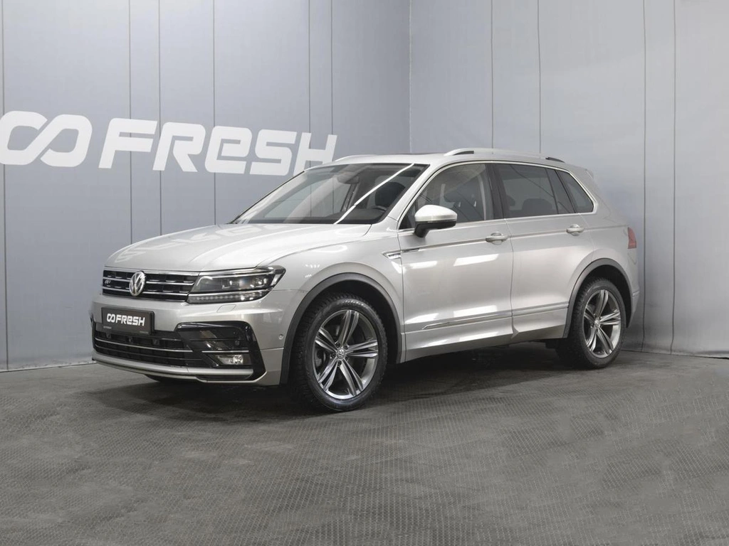 Внедорожник Volkswagen Tiguan 2018 года, 3050000 рублей, Омск