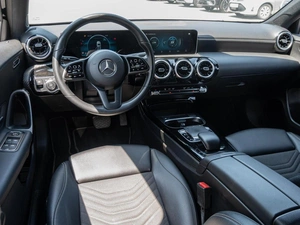 Хетчбэк Mercedes-benz A-класс 2019 года, 2000000 рублей, Краснодар