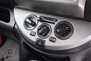 Хетчбэк Nissan Note 2012 года, 679000 рублей, Красноярск