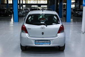 Хетчбэк Toyota Vitz 2008 года, 528000 рублей, Солонцы