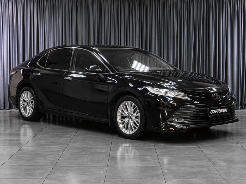 Седан Toyota Camry 2018 года, 2569000 рублей, Тюмень