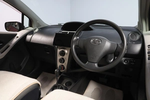 Хетчбэк Toyota Vitz 2009 года, 689000 рублей, Новосибирск