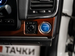 Седан Toyota Crown 2014 года, 2000000 рублей, Красноярск