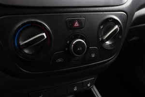 Седан Hyundai Solaris 2019 года, 1330000 рублей, Омск
