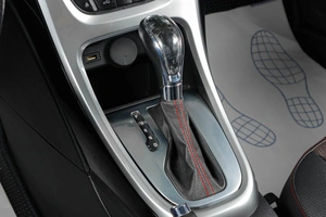 Хетчбэк Opel Astra GTC 2013 года, 1439000 рублей, Тюмень
