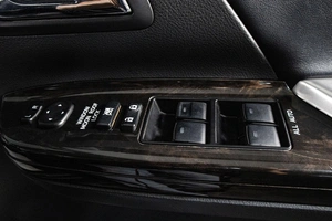 Минивэн Toyota Vellfire 2012 года, 2679000 рублей, Сургут