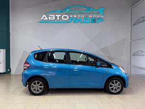 Хетчбэк Honda Fit 2009 года, 629000 рублей, Красноярск