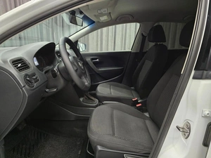 Седан Volkswagen Polo 2014 года, 695000 рублей, Красноярск