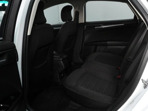 Седан Ford Mondeo 2015 года, 1425000 рублей, Красный Пахарь