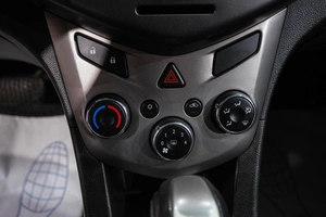 Седан Chevrolet Aveo 2013 года, 569000 рублей, Новокузнецк