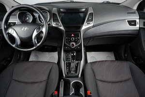 Седан Hyundai Elantra 2015 года, 959000 рублей, Тюмень