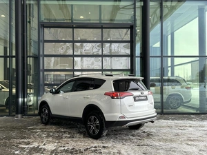 Внедорожник Toyota RAV4 2017 года, 2149000 рублей, Уфа