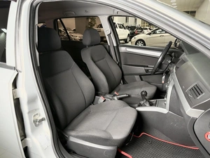 Универсал Opel Astra 2011 года, 649000 рублей, Нижневартовск