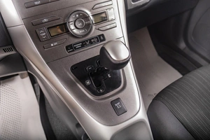 Хетчбэк Toyota Auris 2007 года, 699000 рублей, Томск