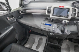 Минивэн Honda Freed 2015 года, 1349000 рублей, Барнаул