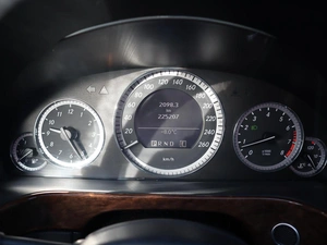 Седан Mercedes-benz E-класс 2010 года, 1550000 рублей, Железногорск