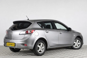 Хетчбэк Mazda 3 2011 года, 989000 рублей, Челябинск