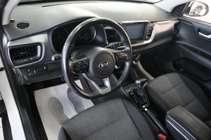 Внедорожник Kia Stonic 2019 года, 1889000 рублей, Омск